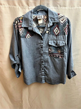 Vintage Tapestry Women’s Size Medium Southwestern Chambray Shirt Made USA